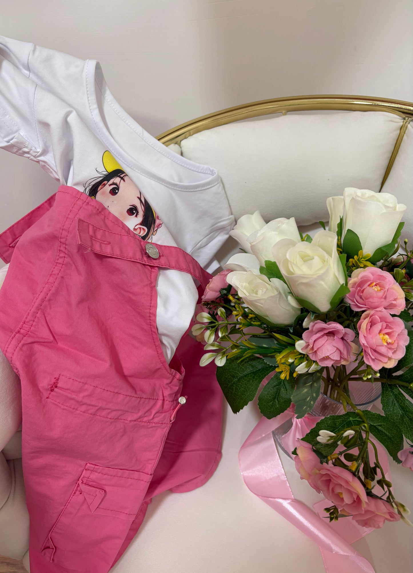 Salopette con t-shirt